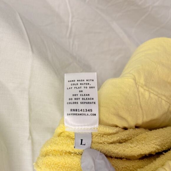 Daydreamers Yellow Sweatshort Large Cozy Loungewear Warm - Picture 3 of 4